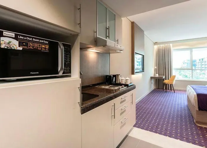 Leva Hotel And Suites, Opposite Downtown Dubai